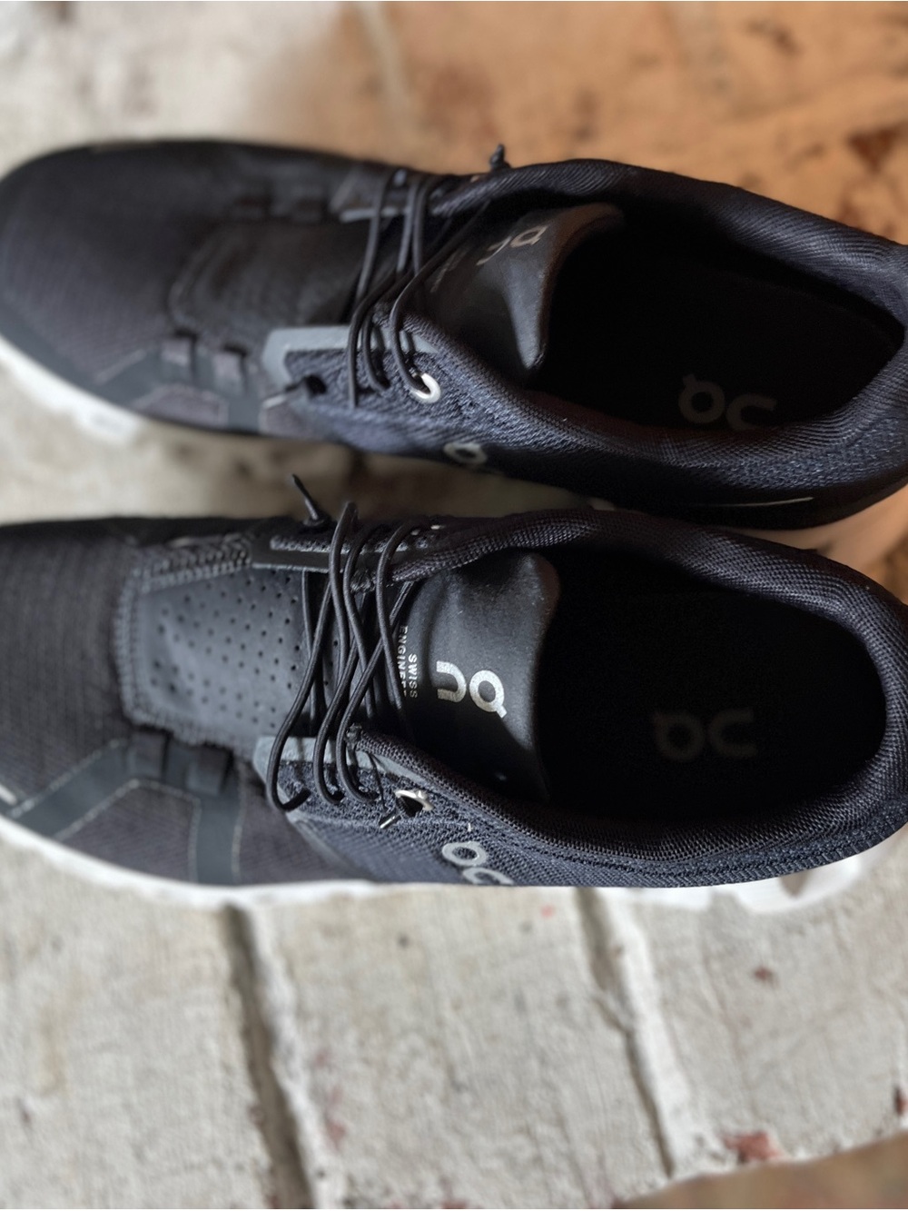 On Running Men's Cloud Running Sneakers - Black/White size 8.5 - Picture 2 of 5